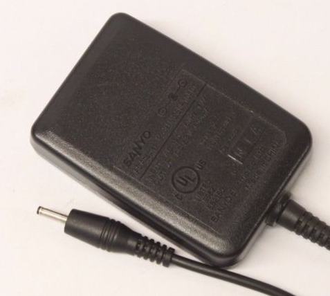 NEW Original Sanyo SCP-10ADT Output 5.2V DC 800mA AC Power Supply Adapter Charger